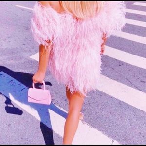 Meet your Posher, Ava